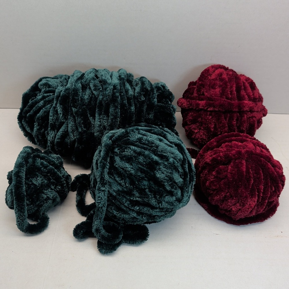 Plush Chenille Velvet Yarn Lot Green Red Velour Soft Blanket 1 lb 13oz